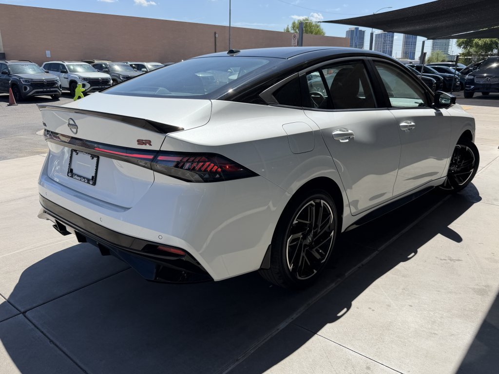 Used 2026 Nissan Sentra SR w/ SR Premium Package FWD image 4