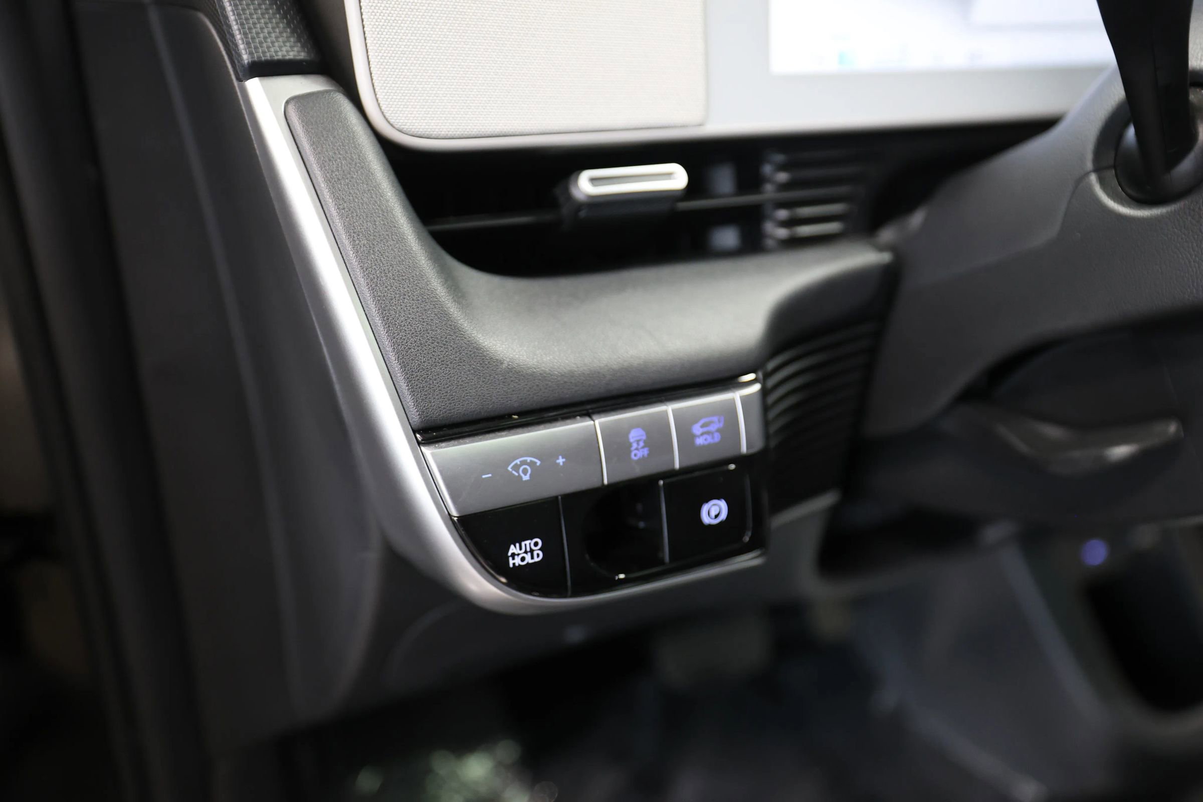 Used 2024 Hyundai Ioniq 5 Limited image 22