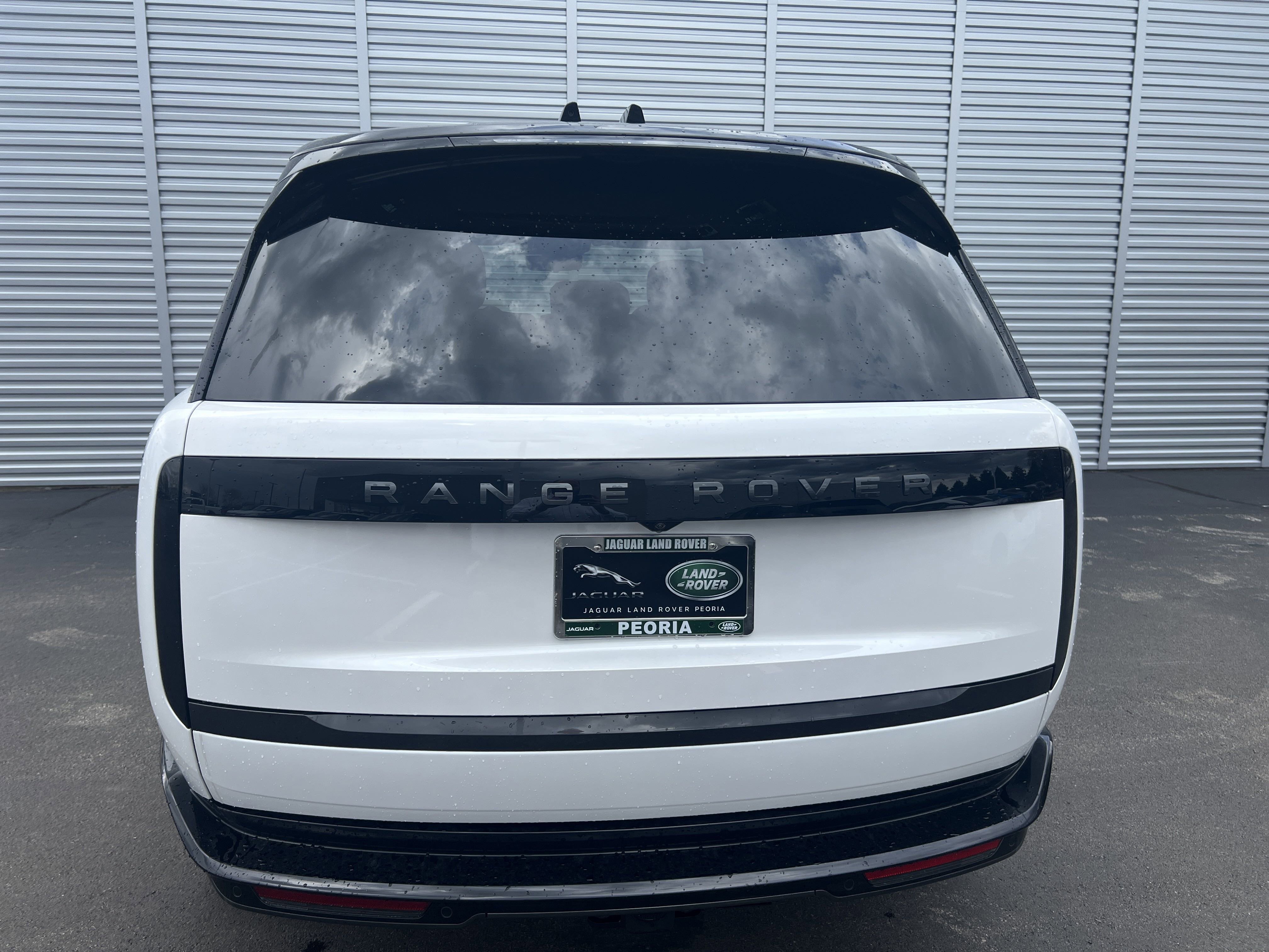 New 2025 Land Rover Range Rover SE image 4