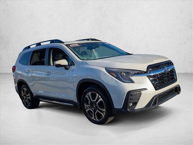 Used 2023 Subaru Ascent Limited image 3