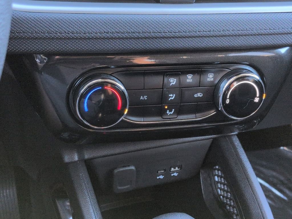 Used 2025 Chevrolet TrailBlazer LT FWD image 18