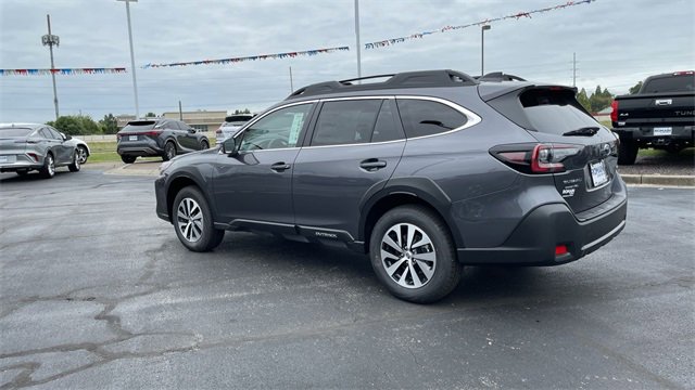 New 2025 Subaru Outback Premium image 3