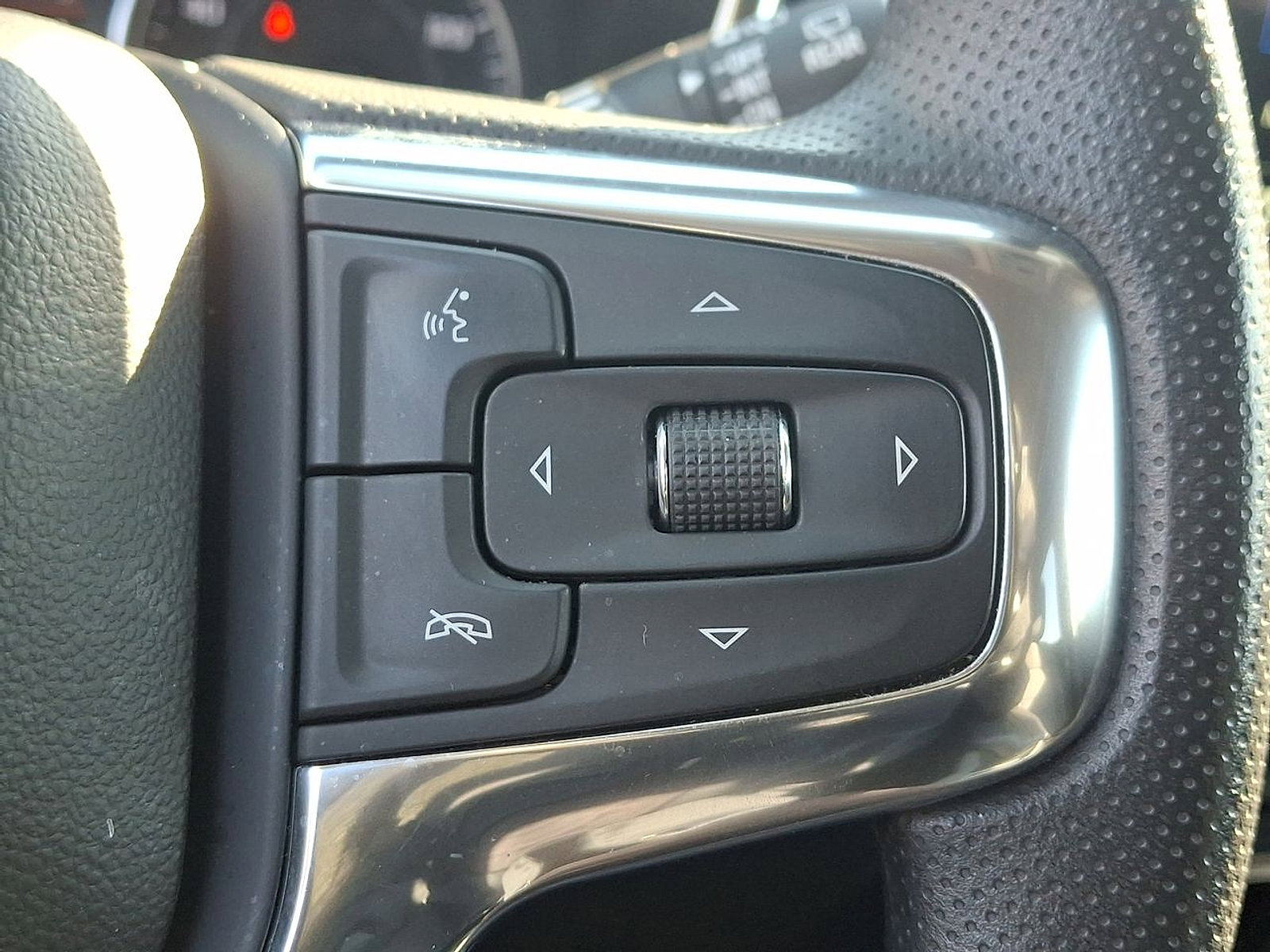 Certified 2024 Chevrolet Blazer LT w/ Convenience Package image 18