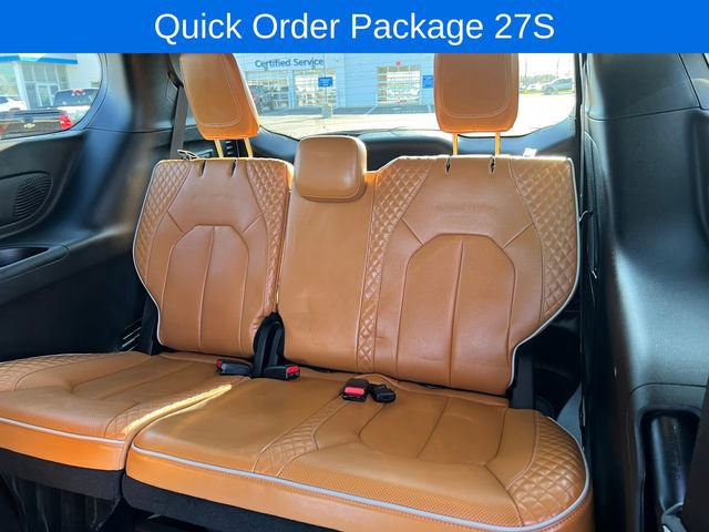 Used 2023 Chrysler Pacifica Pinnacle FWD image 8