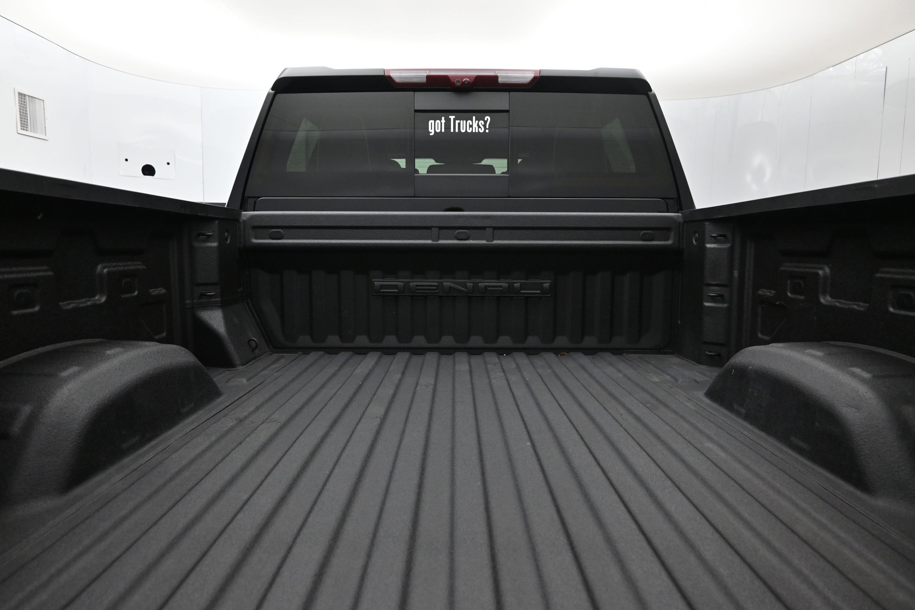 Used 2024 GMC Sierra 2500 Denali Ultimate AWD/4WD image 7