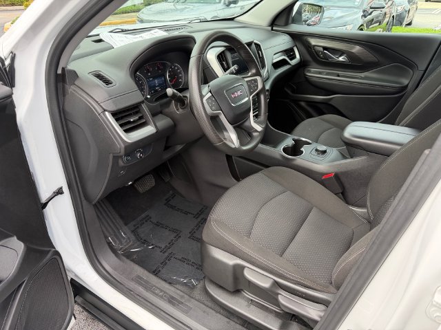 Used 2024 GMC Terrain SLE FWD image 11