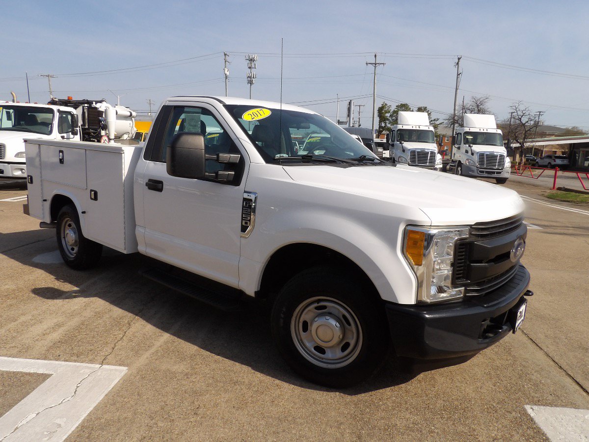 Used 2017 Ford F250 XL RWD image 1
