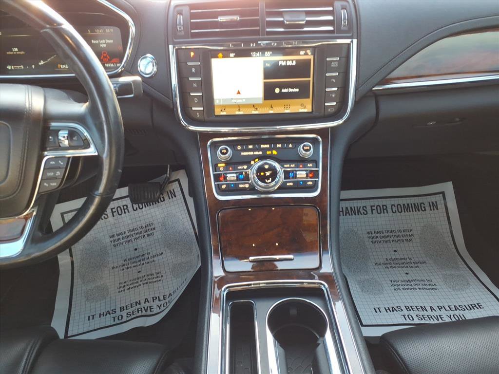 Used 2017 Lincoln Continental Reserve w/ Luxury Package image 13