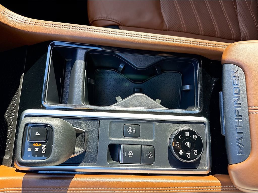 Used 2022 Nissan Pathfinder Platinum w/ Cargo Package image 24