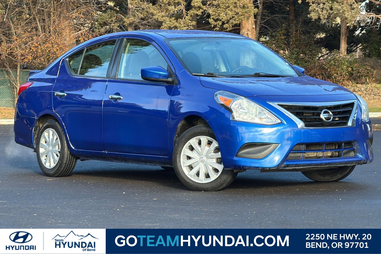 Used 2017 Nissan Versa SV image 1