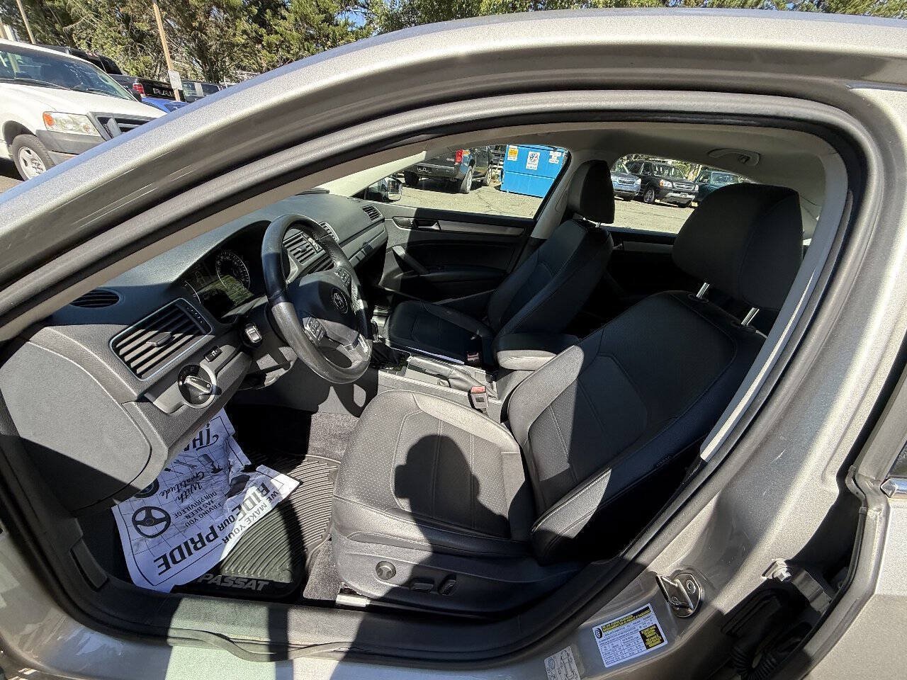 Used 2014 Volkswagen Passat 1.8T SE FWD image 8