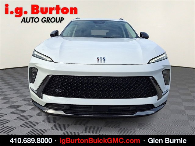 Certified 2025 Buick Envision Sport Touring image 2