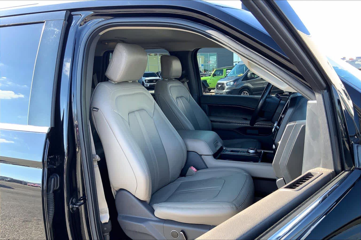 Used 2020 Ford Expedition Max Limited RWD image 9