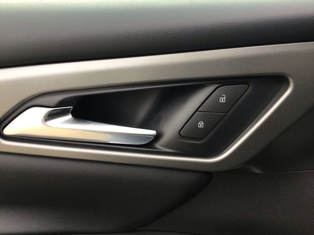 New 2026 Chevrolet Traverse LT w/ Driver Confidence Package image 31