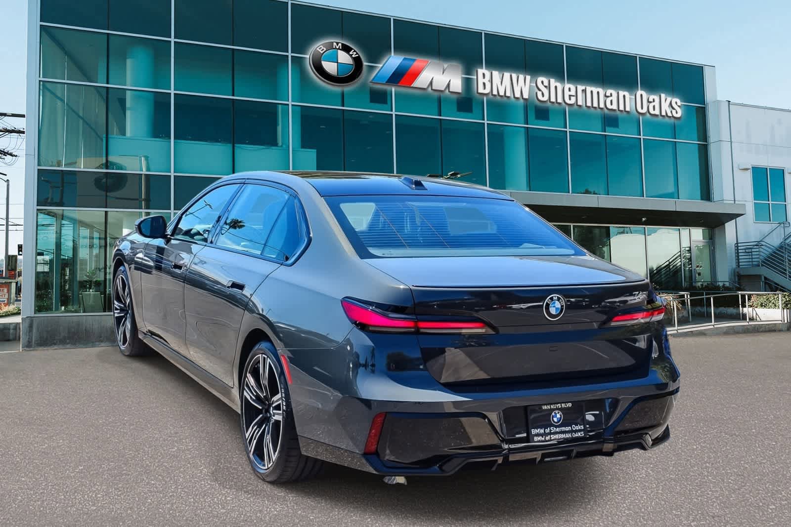 Certified 2023 BMW 740i RWD image 6