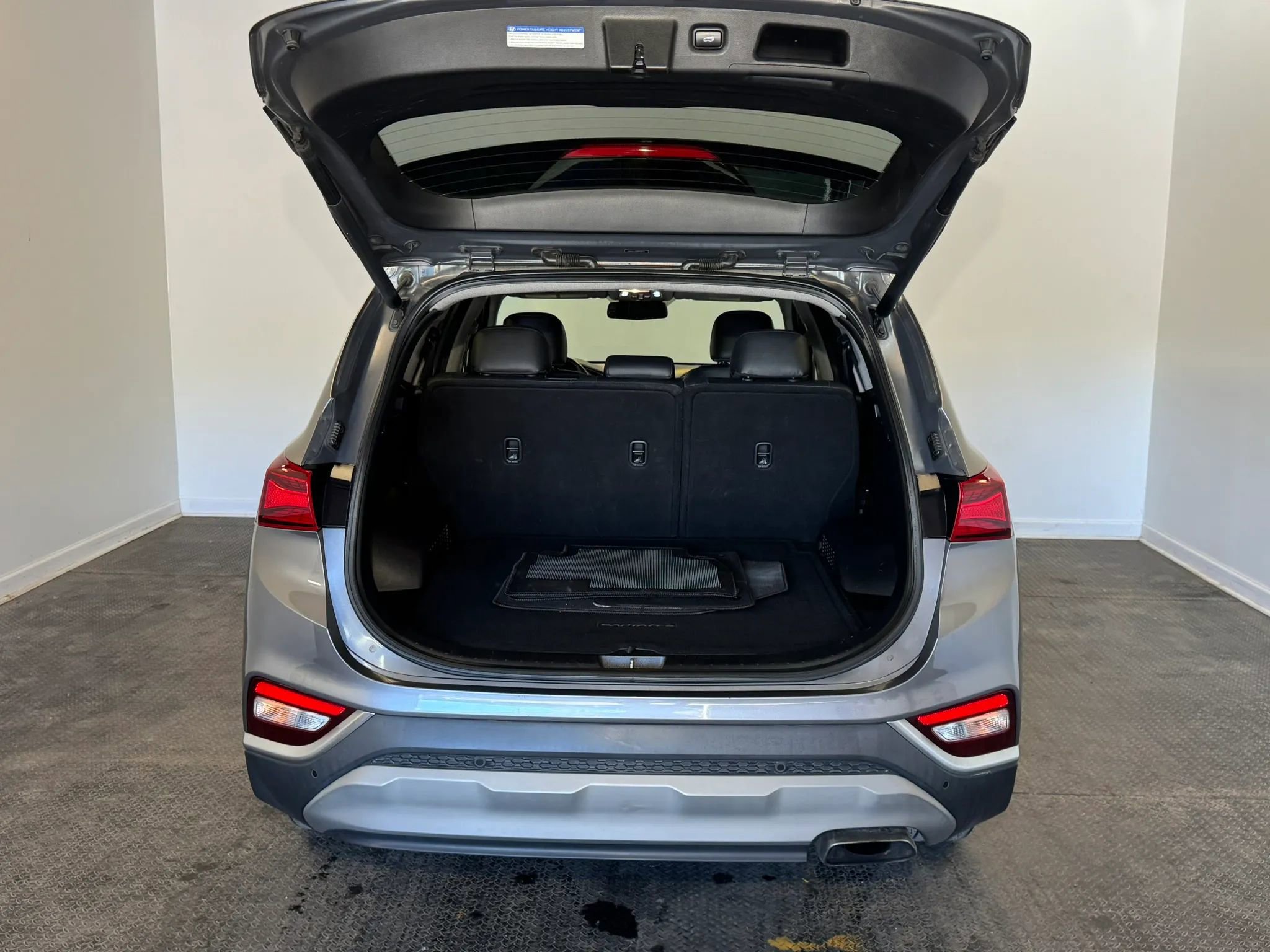 Used 2019 Hyundai Santa Fe Limited AWD/4WD image 39