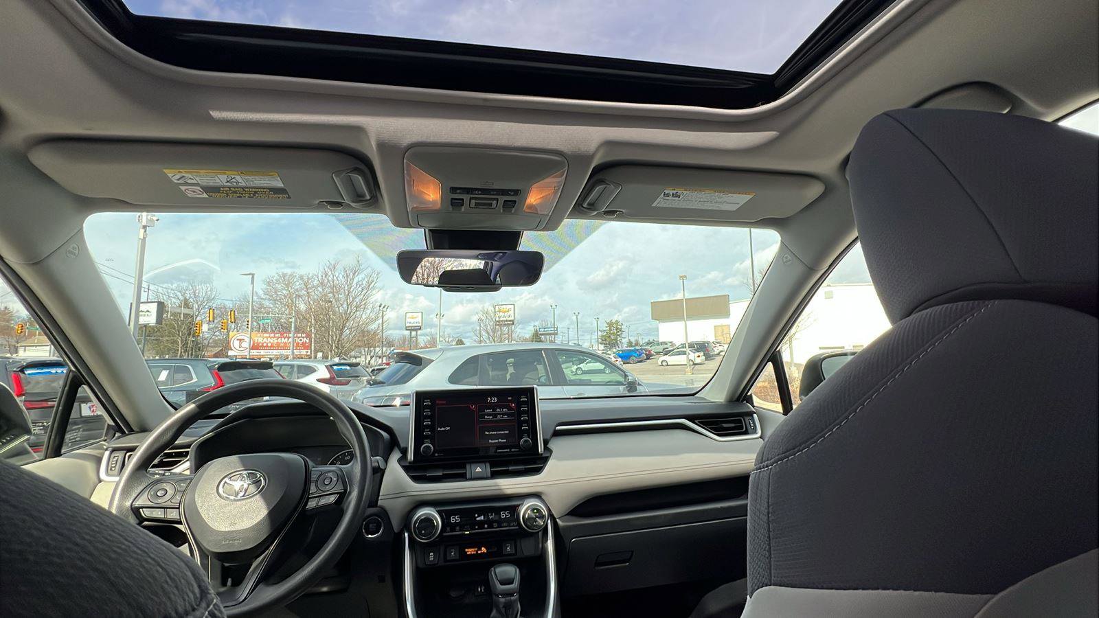 Used 2019 Toyota RAV4 XLE w/ Convenience Package image 19