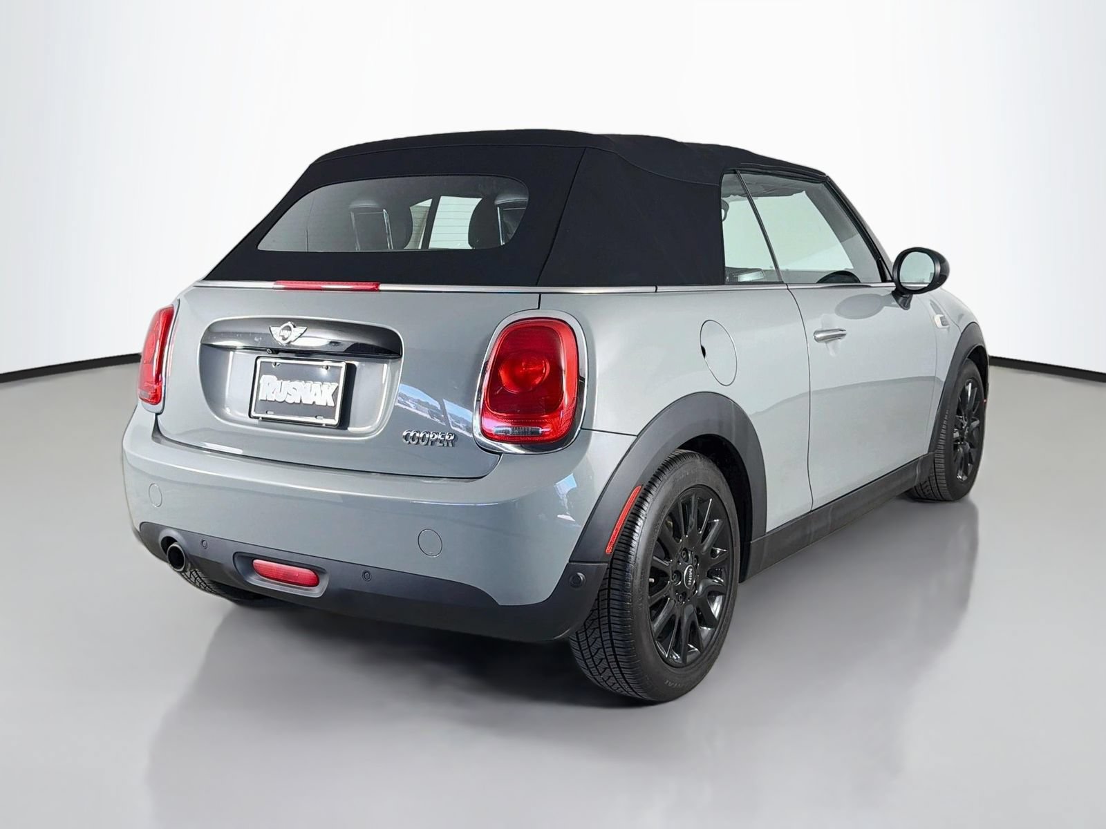 Used 2018 MINI Cooper Convertible FWD image 7
