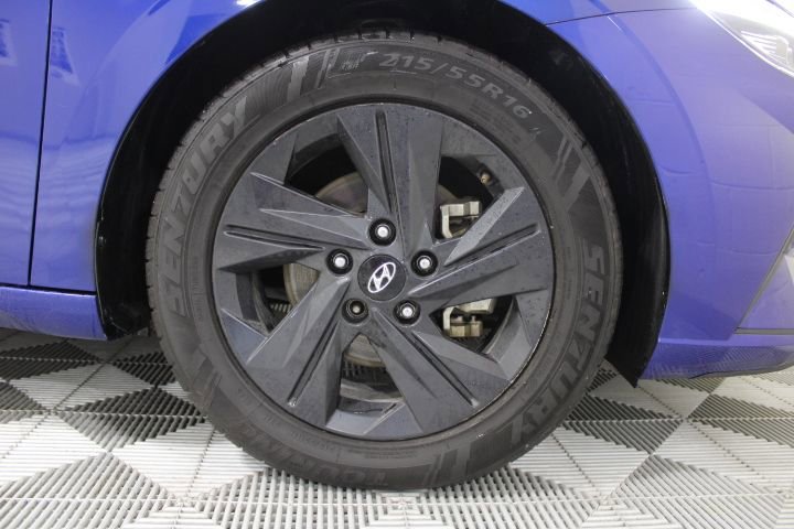 Used 2023 Hyundai Elantra SEL image 32