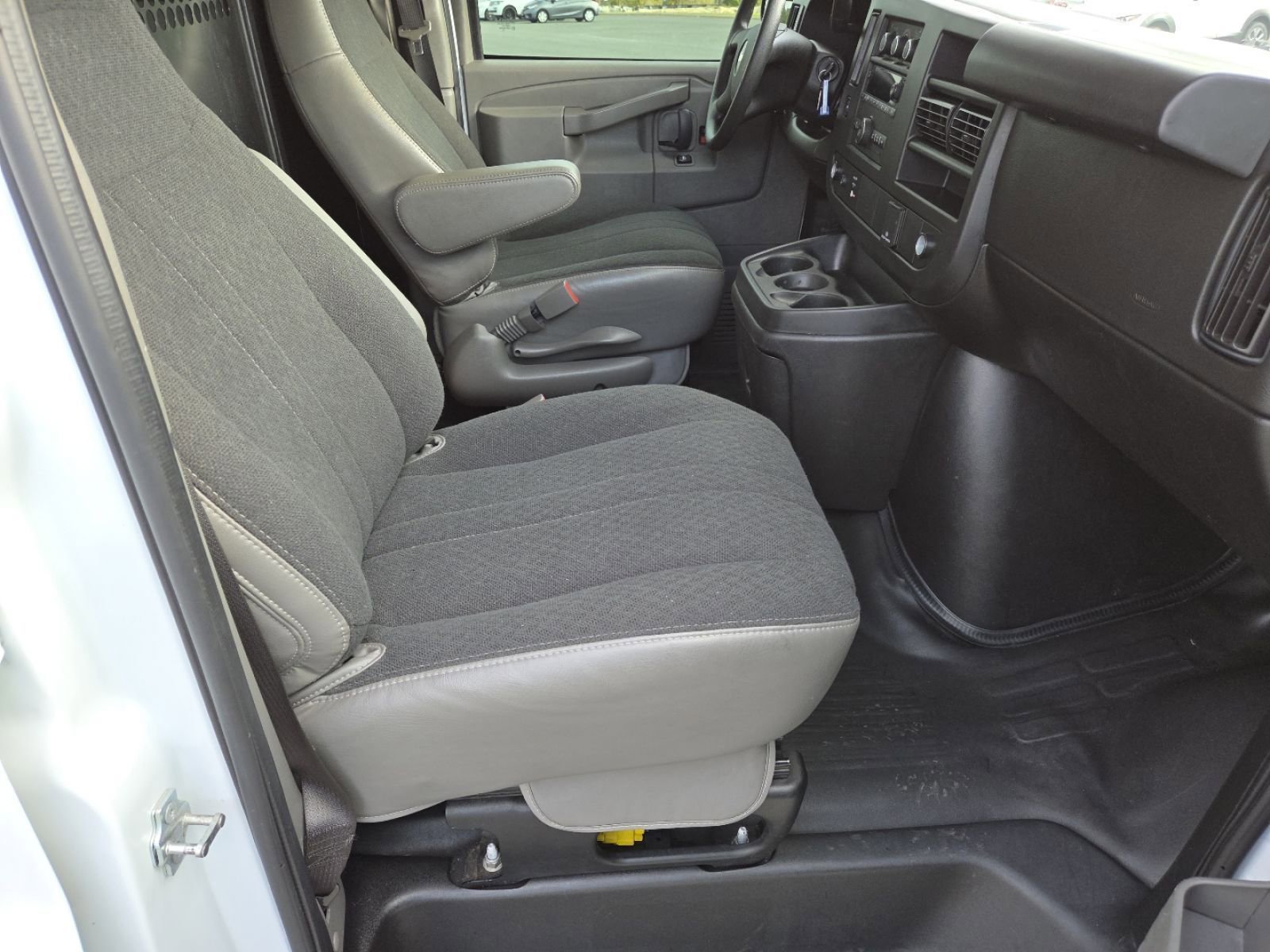 Used 2023 Chevrolet Express 2500 w/ Driver Convenience Package image 20