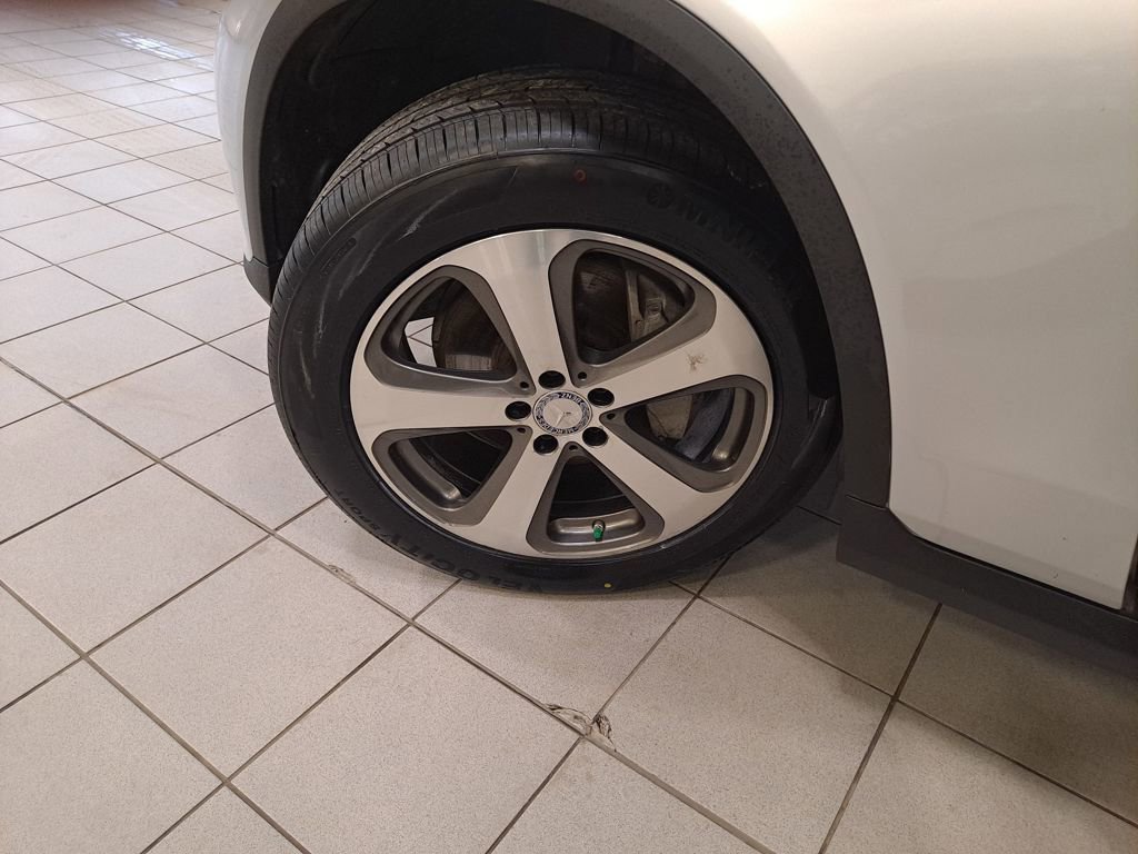 Used 2017 Mercedes-Benz GLC 300 4MATIC Coupe image 27