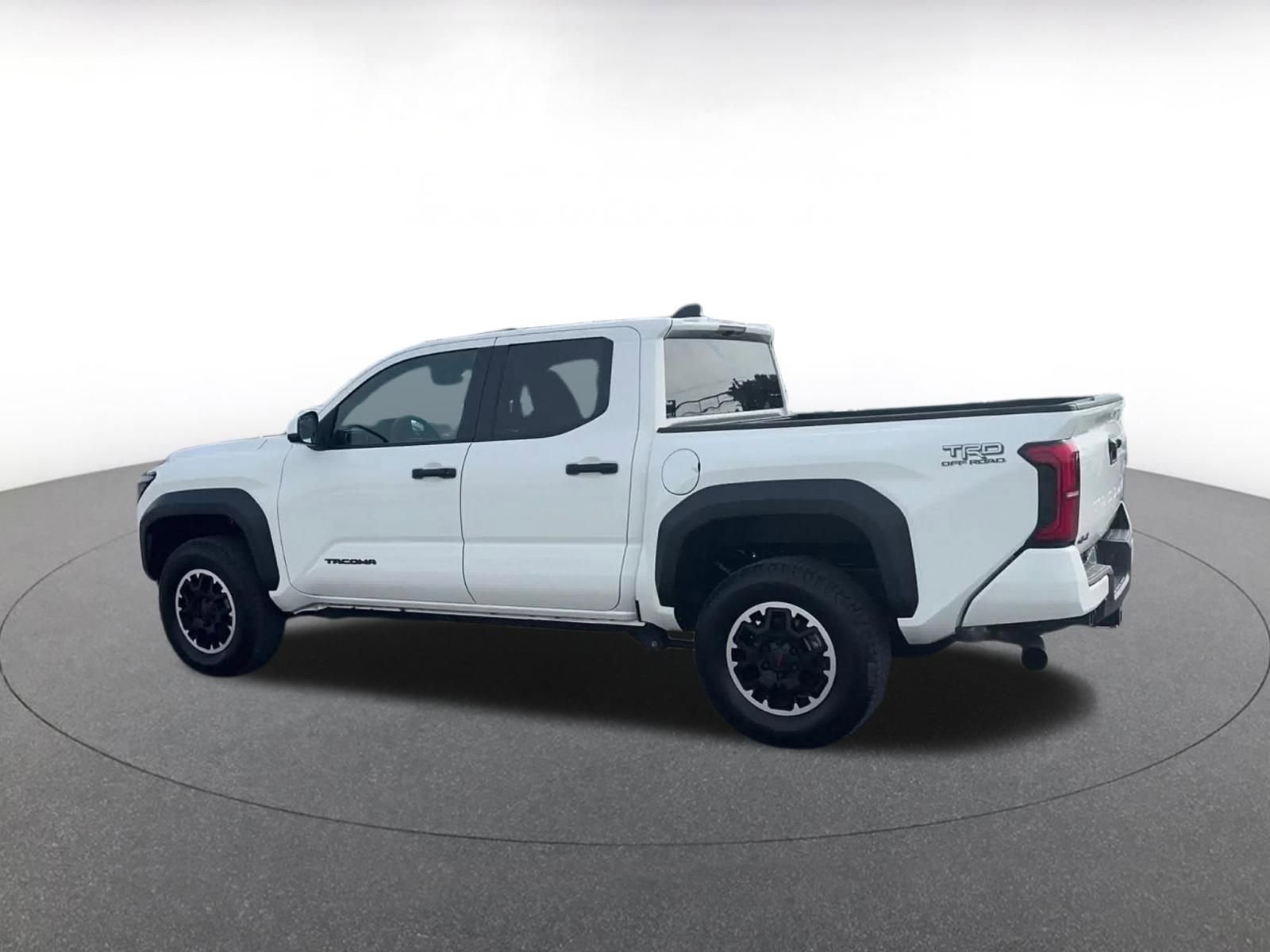 Used 2024 Toyota Tacoma TRD Off-Road AWD/4WD image 10