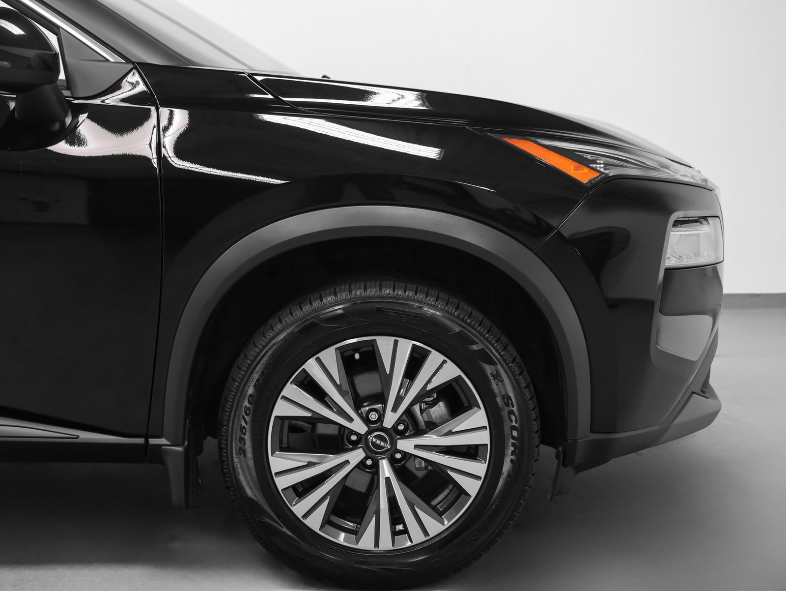 Used 2022 Nissan Rogue SV w/ SV Premium Package image 14