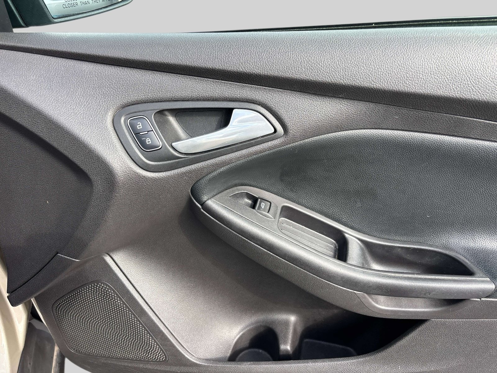 Used 2018 Ford Focus SE w/ SE Appearance Package FWD image 13