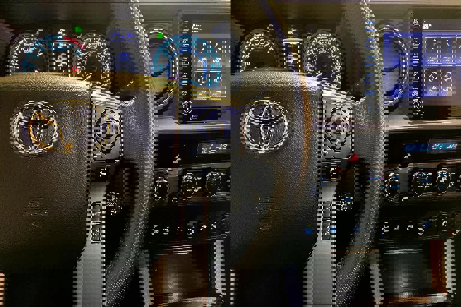 Used 2021 Toyota Tacoma TRD Off-Road image 24