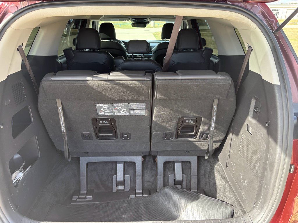 Used 2024 Kia Carnival LX image 27