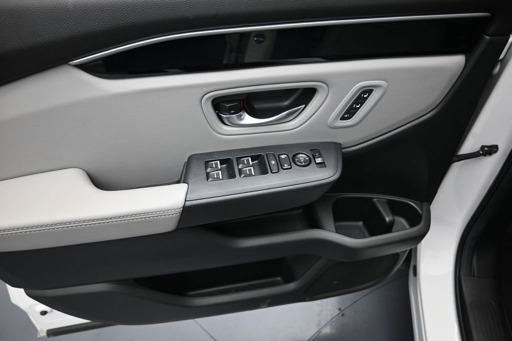 Used 2025 Honda Pilot EX-L image 10