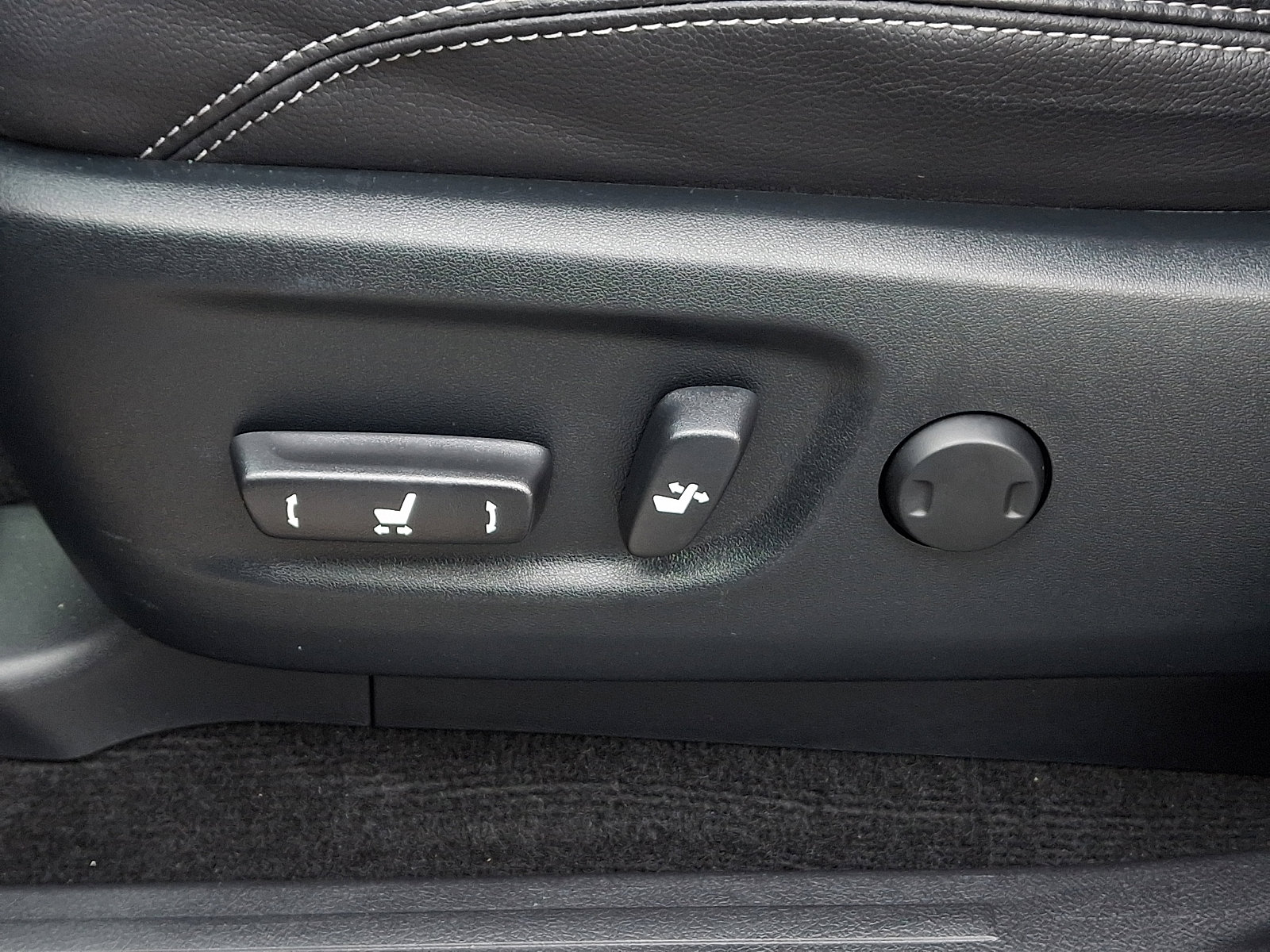 Used 2023 Toyota 4Runner Limited image 32