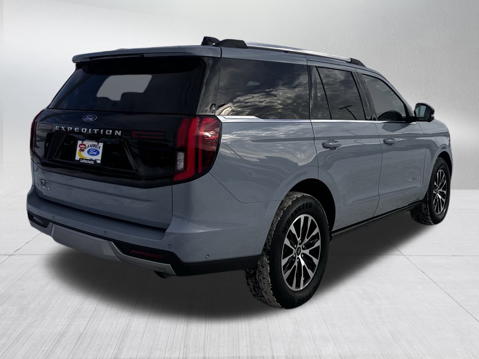 Certified 2025 Ford Expedition Platinum image 7