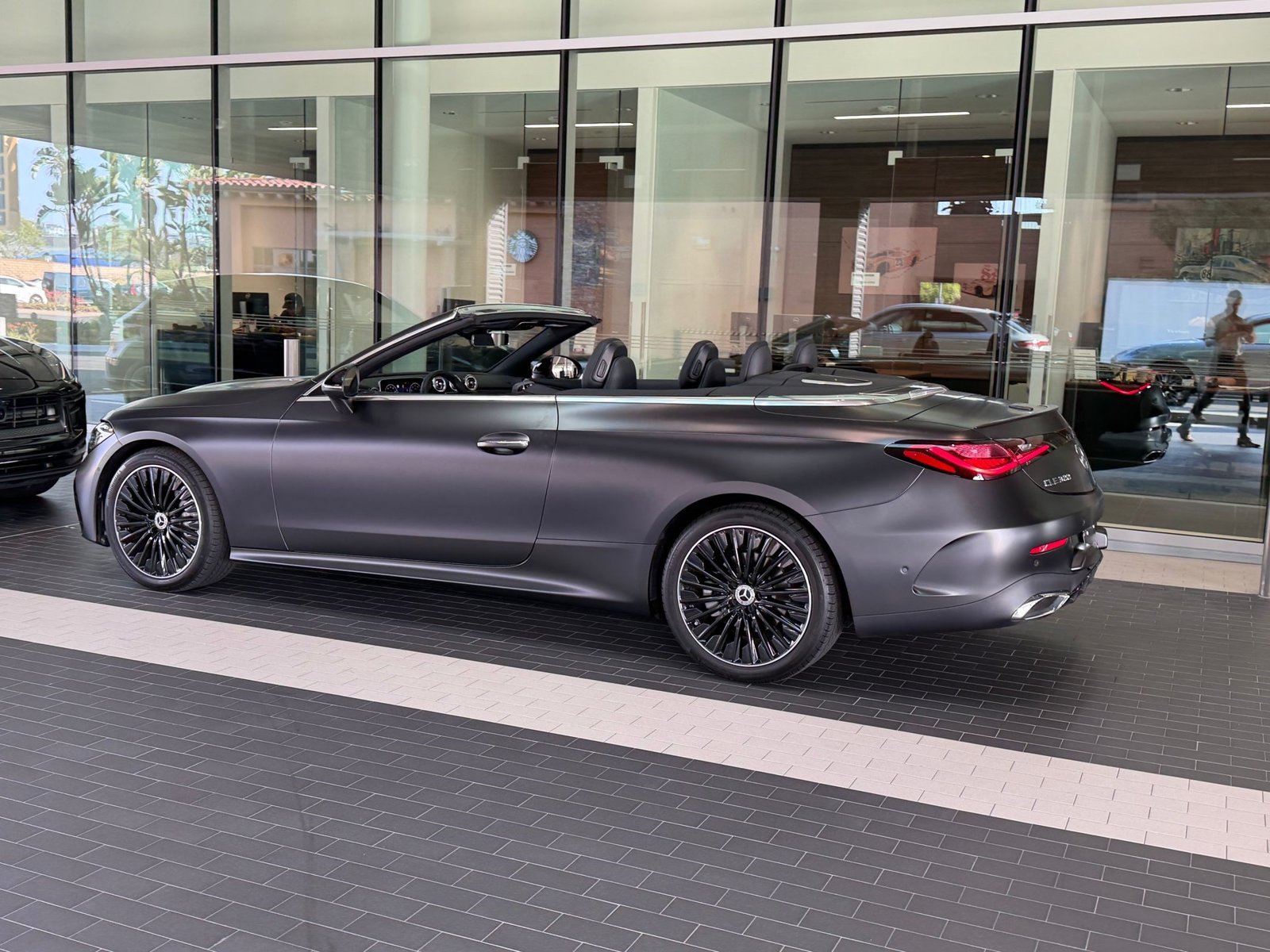 Used 2026 Mercedes-Benz CLE 300 4MATIC Cabriolet image 3