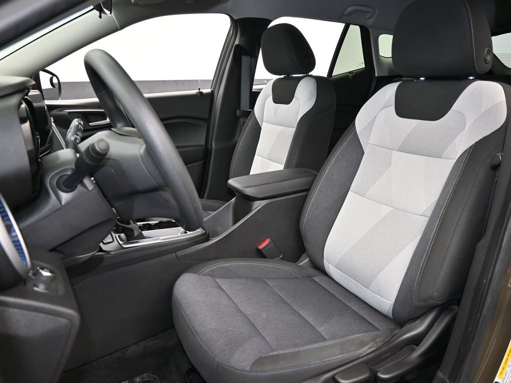 Used 2024 Chevrolet Trax LS w/ LS Convenience Package FWD image 10