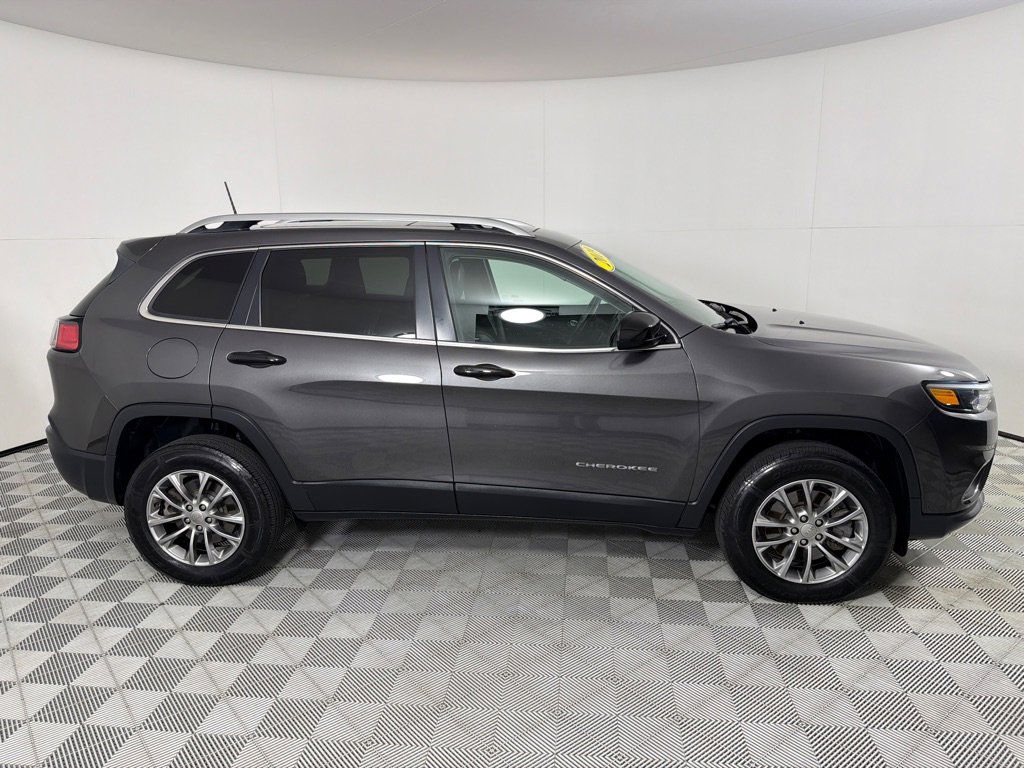 Used 2019 Jeep Cherokee Latitude Plus w/ Comfort/Convenience Group image 4