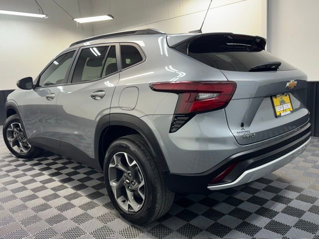 Used 2024 Chevrolet Trax LT image 4
