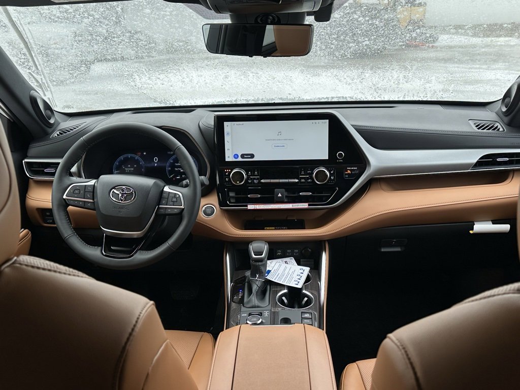 New 2026 Toyota Highlander Platinum image 19