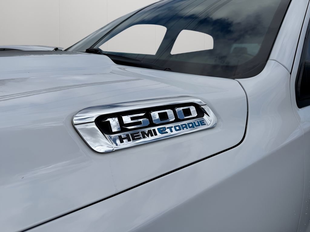 Used 2021 RAM 1500 Laramie w/ Sport Appearance Package image 11
