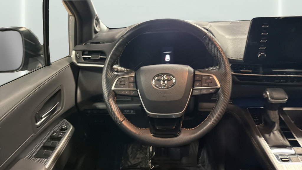 Used 2023 Toyota Sienna XLE Woodland Edition AWD/4WD image 22