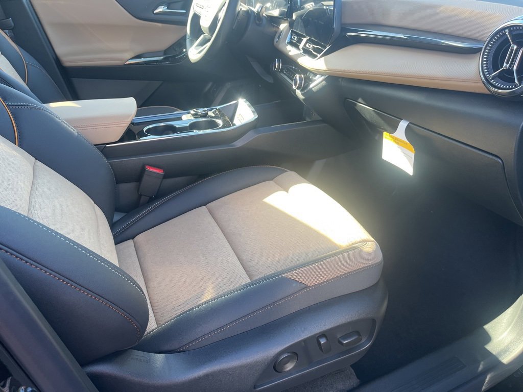 New 2026 Chevrolet Equinox ACTIV w/ Convenience Package III image 30