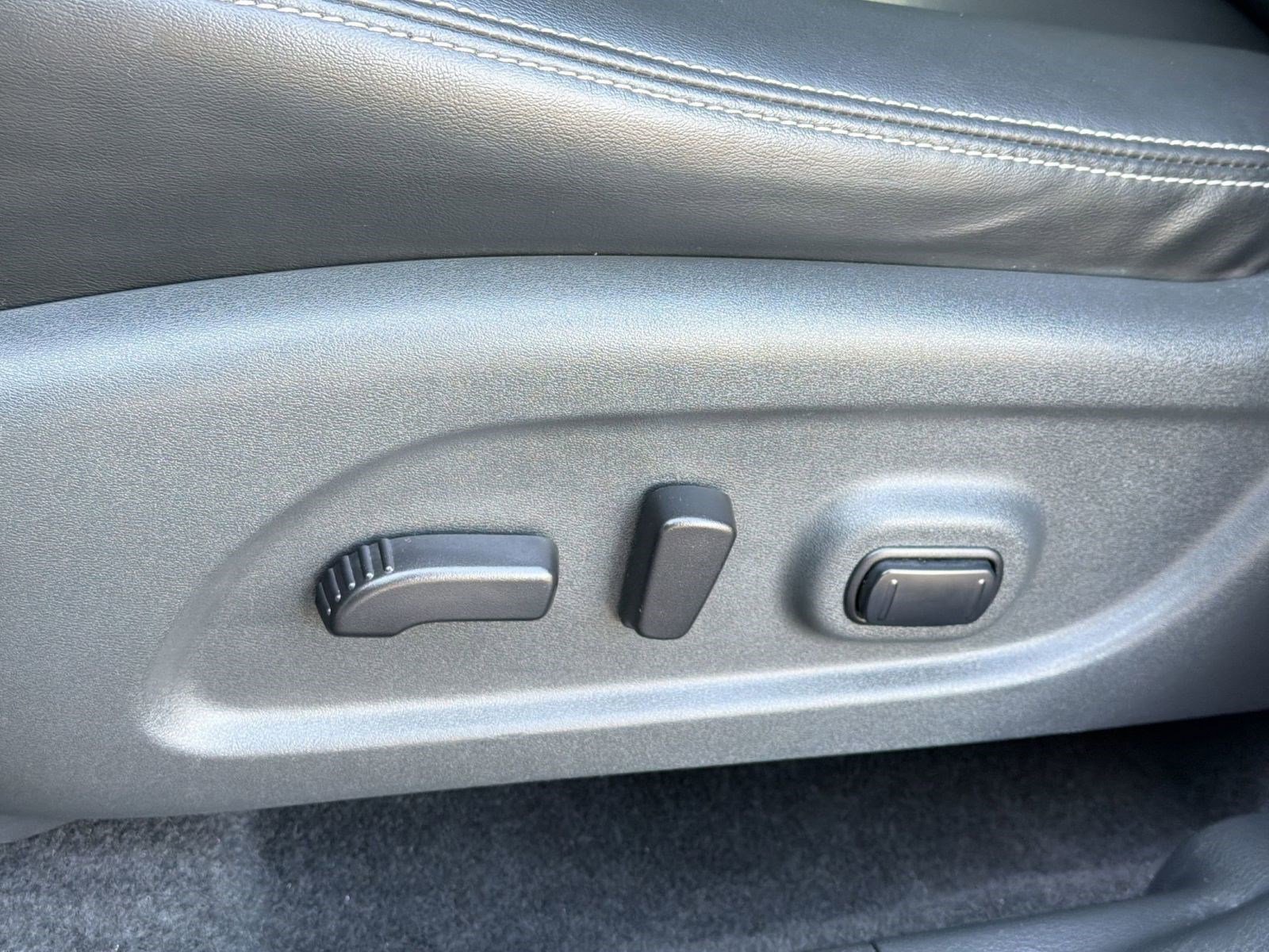 Used 2023 Nissan Murano SV w/ SV Midnight Edition Package image 14