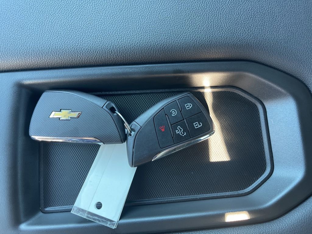 Used 2025 Chevrolet Silverado 1500 Custom w/ Turbomax Blackout Package image 39