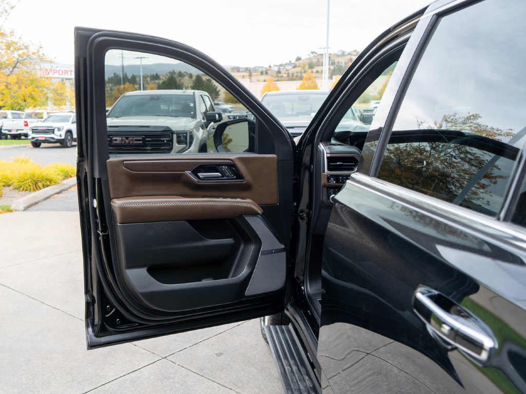 Certified 2025 GMC Yukon XL Denali Ultimate AWD/4WD image 21