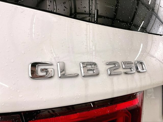Used 2022 Mercedes-Benz GLB 250 4MATIC image 13