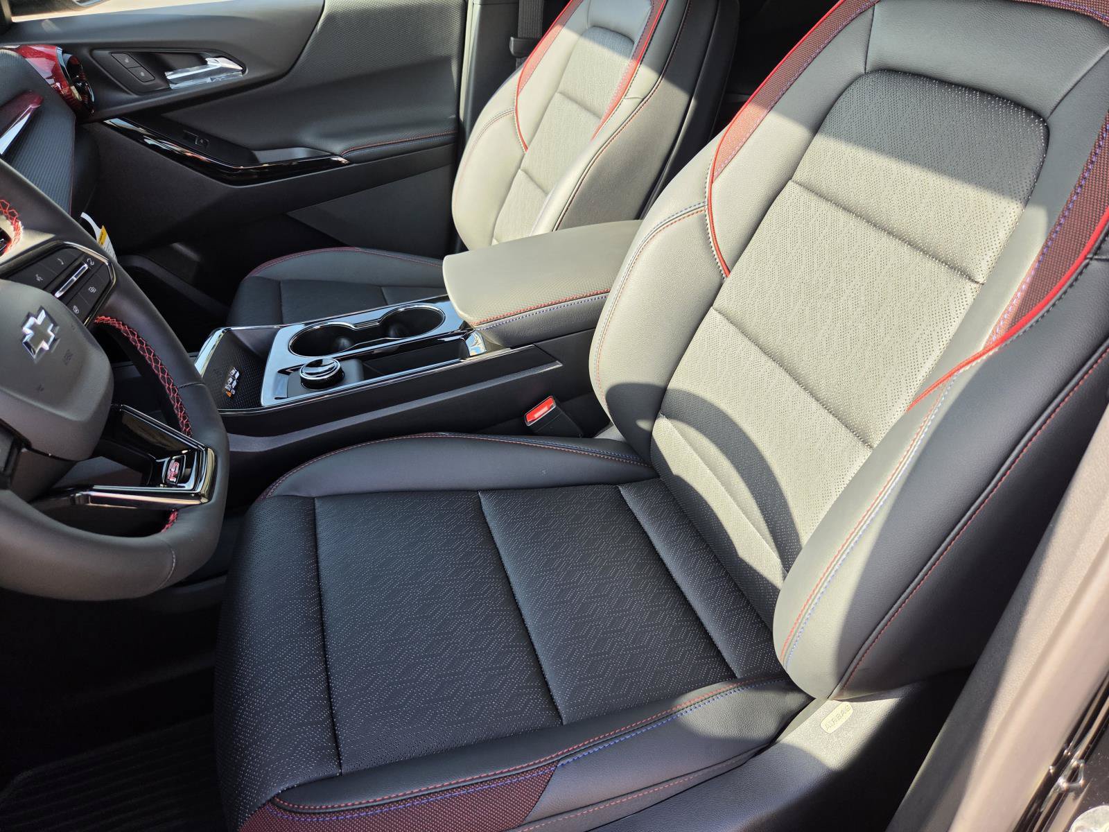 New 2026 Chevrolet Equinox RS FWD image 15