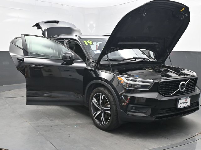 Used 2019 Volvo XC40 T5 R-Design AWD/4WD image 36