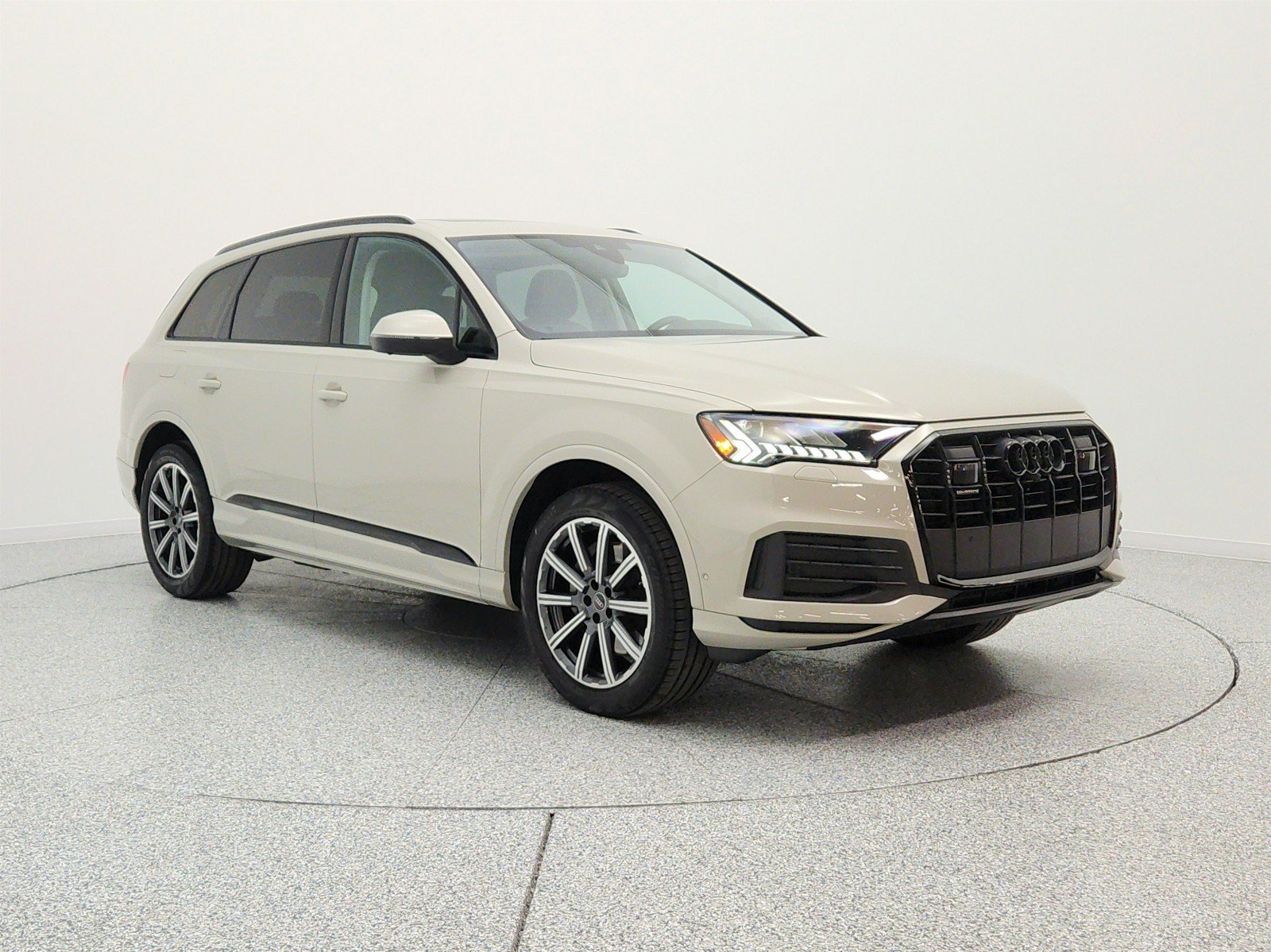Used 2023 Audi Q7 2.0T Premium Plus w/ Premium Plus Package AWD/4WD image 3
