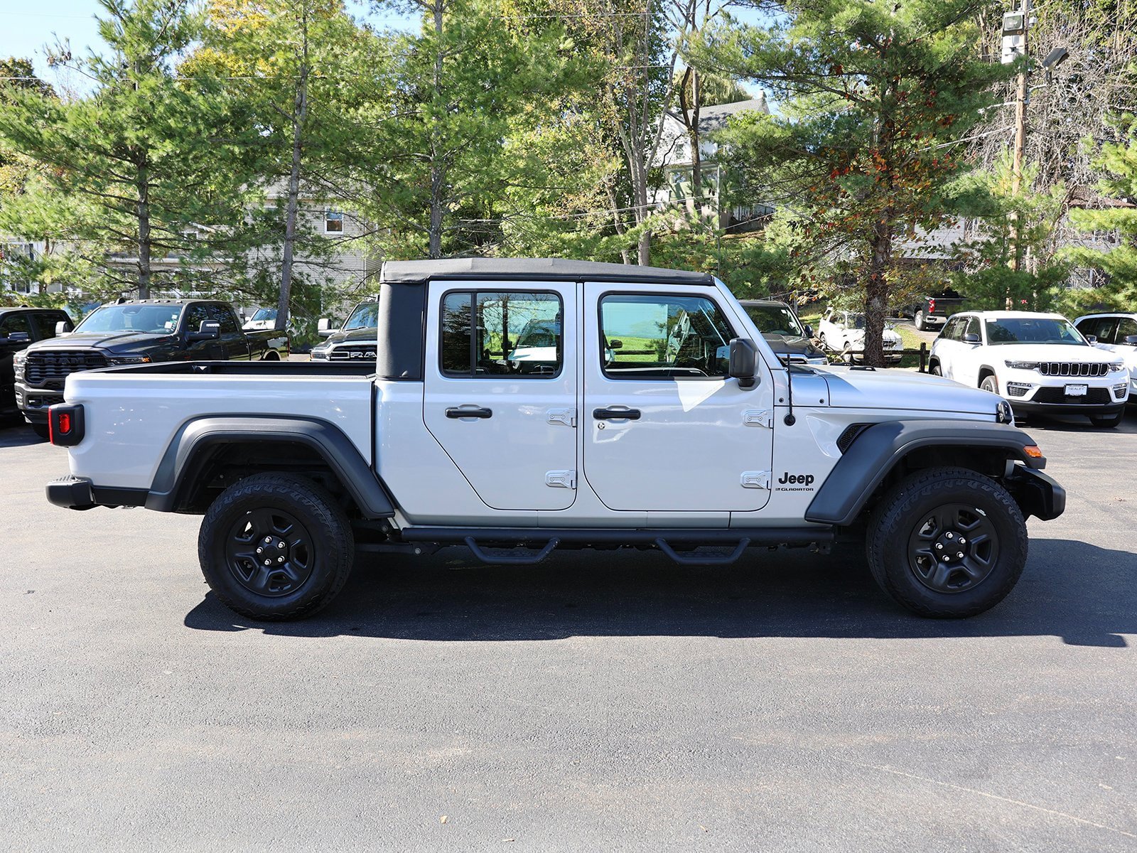 Used 2023 Jeep Gladiator Sport w/ Trailer Tow Package image 8