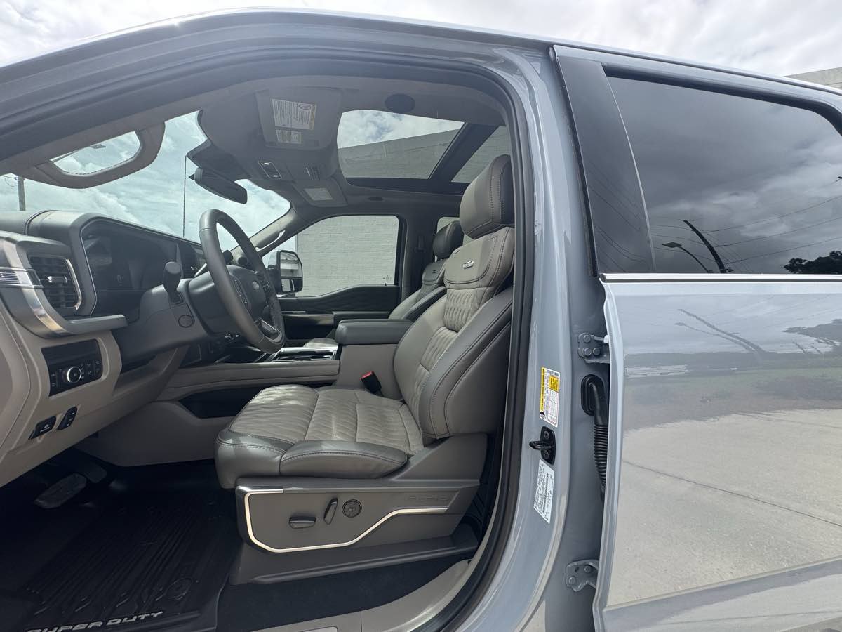 Used 2026 Ford F250 Platinum w/ Platinum Plus Package AWD/4WD image 7